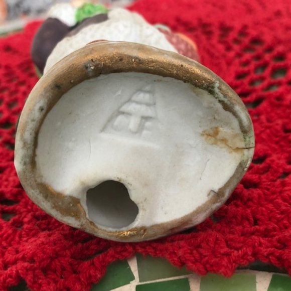 VINTAGE 1893 HOLLAND SANTA AROUND THE WORLD FIGURINE - Picture 4 of 6